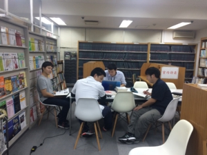 image1夜の図書室(3)