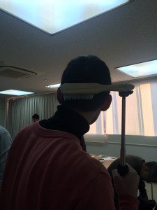 太くて長い柄の櫛