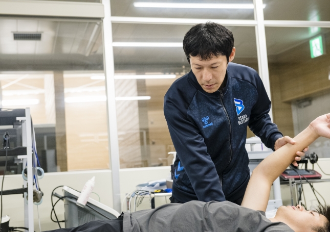 履正社の人。足立 清