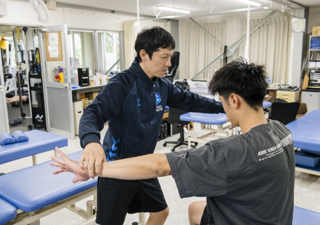 履正社の人。足立 清